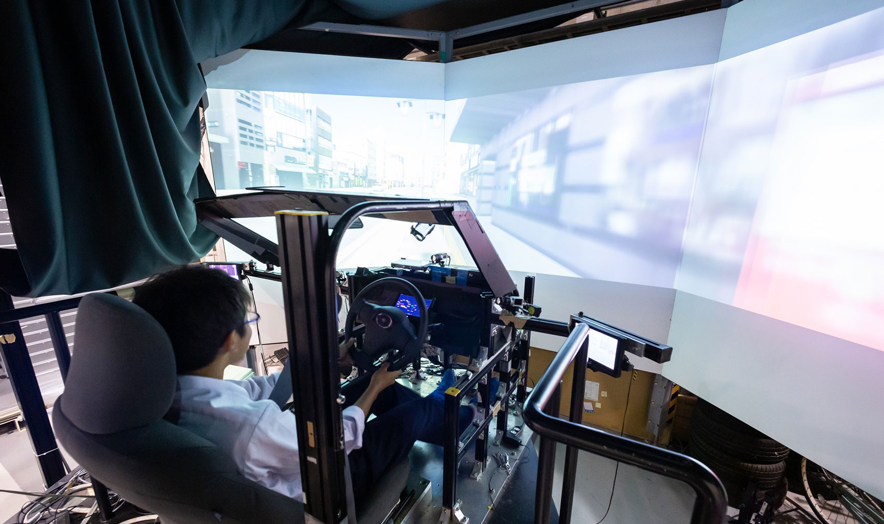 東大駒場リサーチキャンパス公開―ドライビングシミュレーターの体験